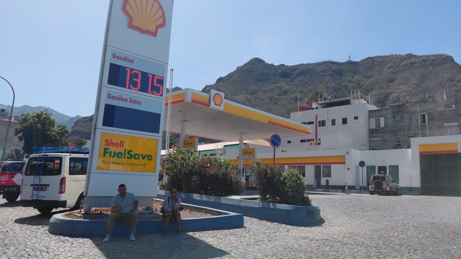 Cortar viagens e consultorias não baixa, por si só, o preço na bomba